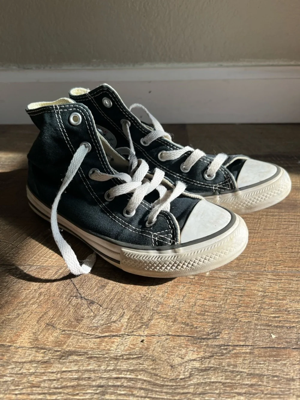 Converse Chuck Taylor All Star Hi-Top sneaker in black size 1‎